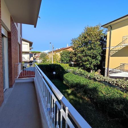 Casa Violina Lägenhet Lido di Camaiore Exteriör bild