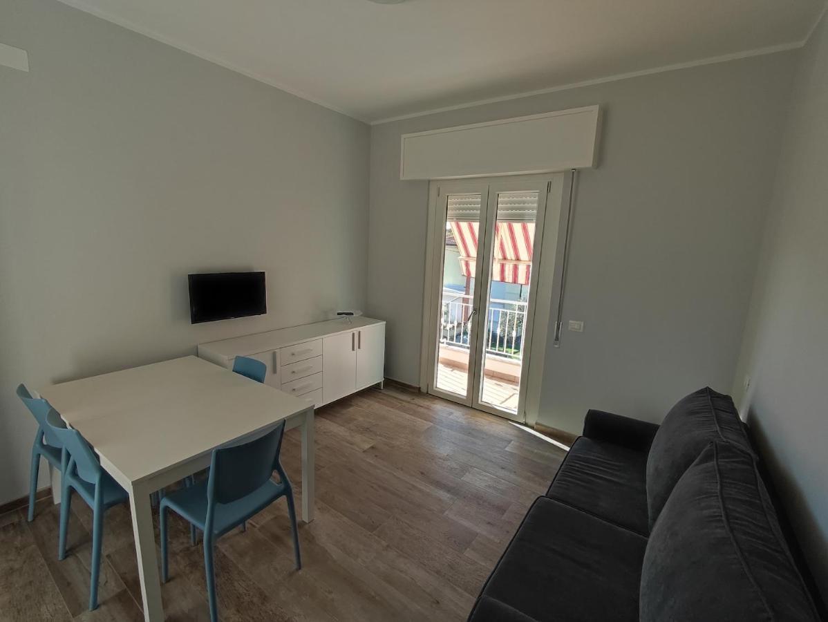 Casa Violina Lägenhet Lido di Camaiore Exteriör bild