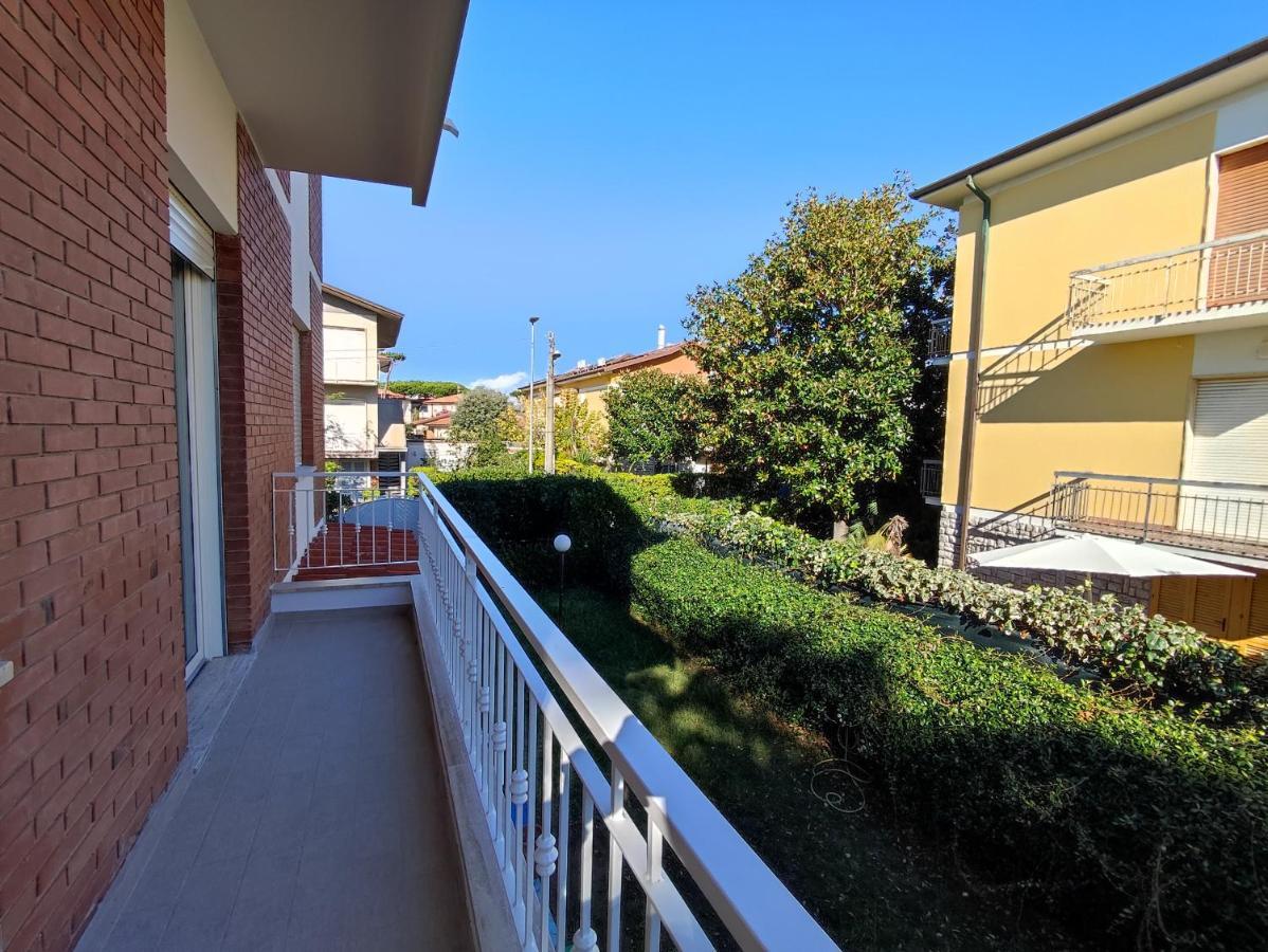 Casa Violina Lägenhet Lido di Camaiore Exteriör bild